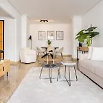Charming With Spacious Terrace, Pool And Nearby * エステポナ