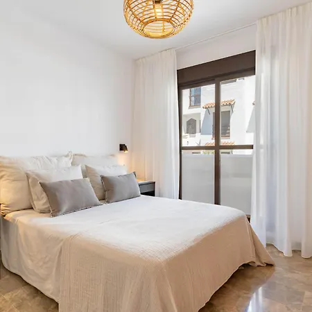 Сasa de vacaciones Charming With Spacious Terrace, Pool And Nearby *