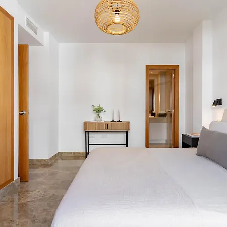 Сasa de vacaciones Charming With Spacious Terrace, Pool And Nearby Estepona